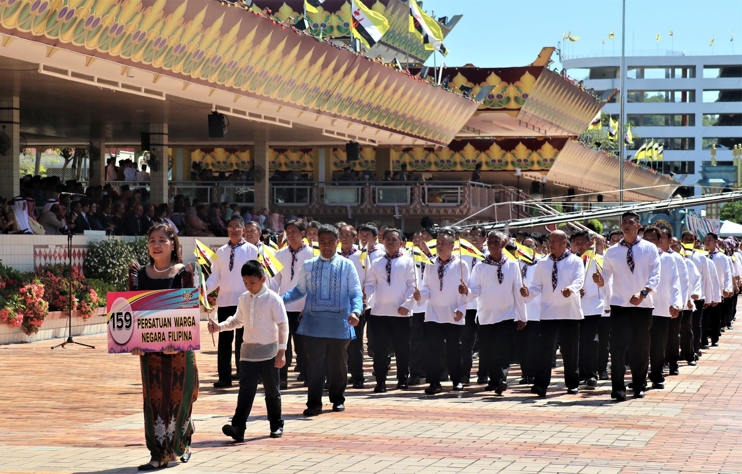 Phil Contingent Parade resize